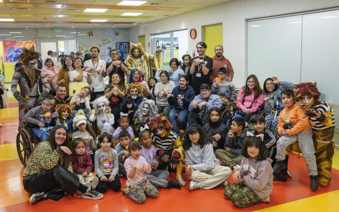 ELENCO DE “CATS” LLEVÓ LA MAGIA DEL MUSICAL AL INSTITUTO TELETÓN SANTIAGO